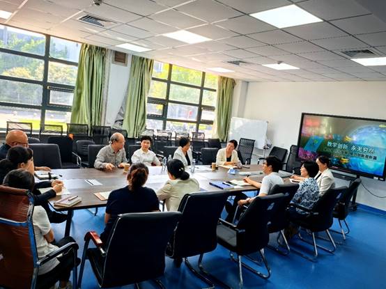 会议室里的人们 AI 生成的内容可能不正确。